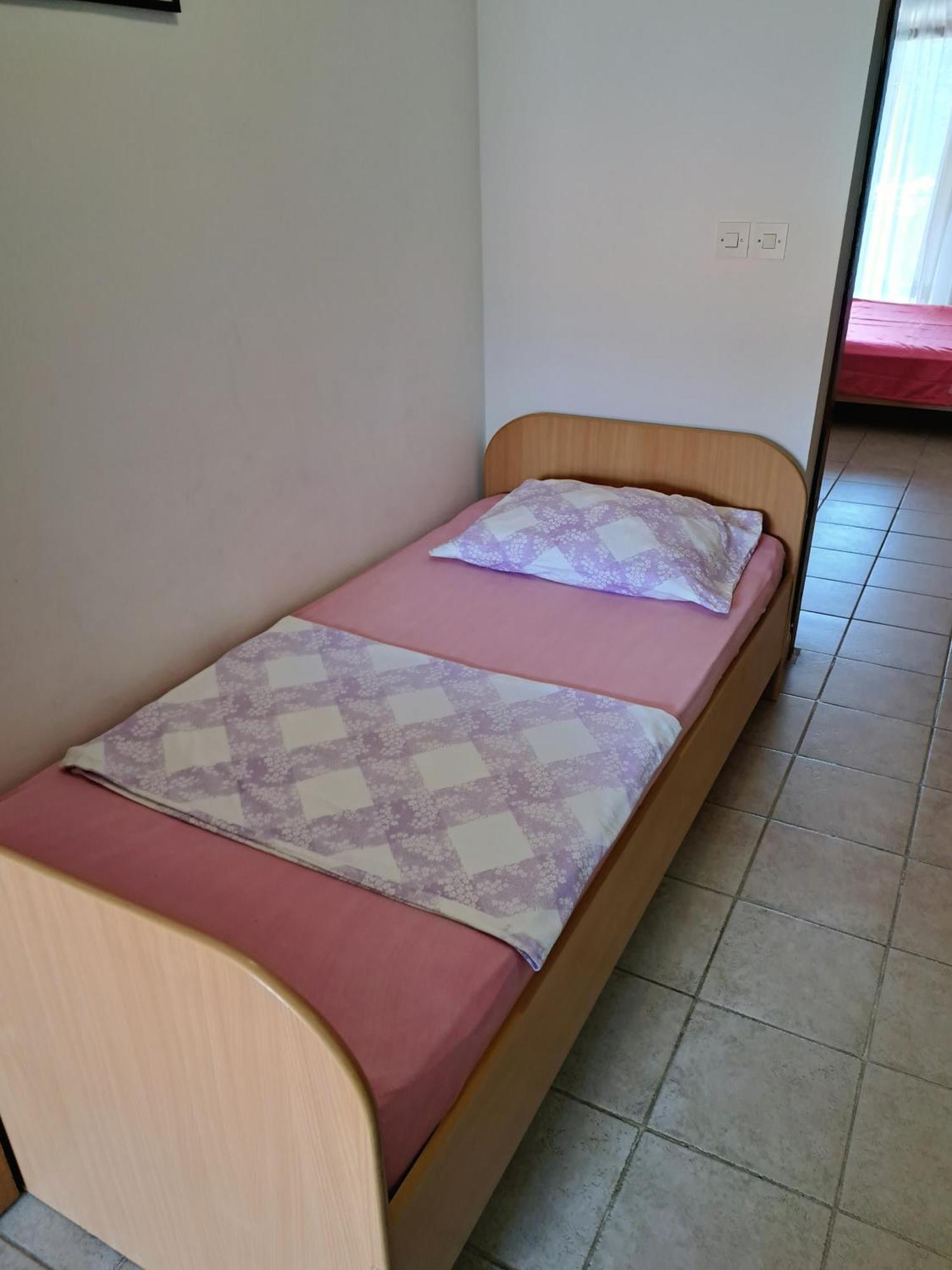 Apartments 1000 Flowers Stari Grad  Habitación foto
