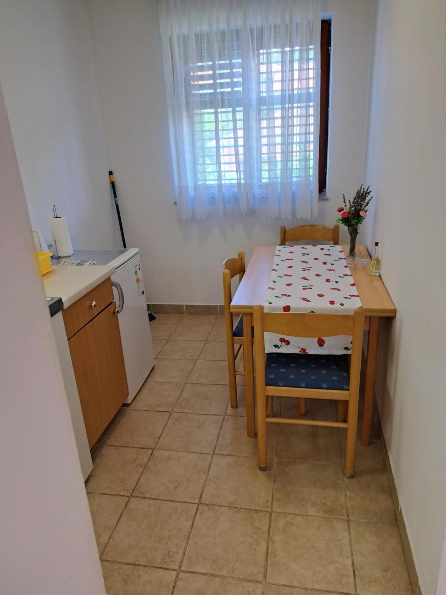 Apartments 1000 Flowers Stari Grad  Habitación foto