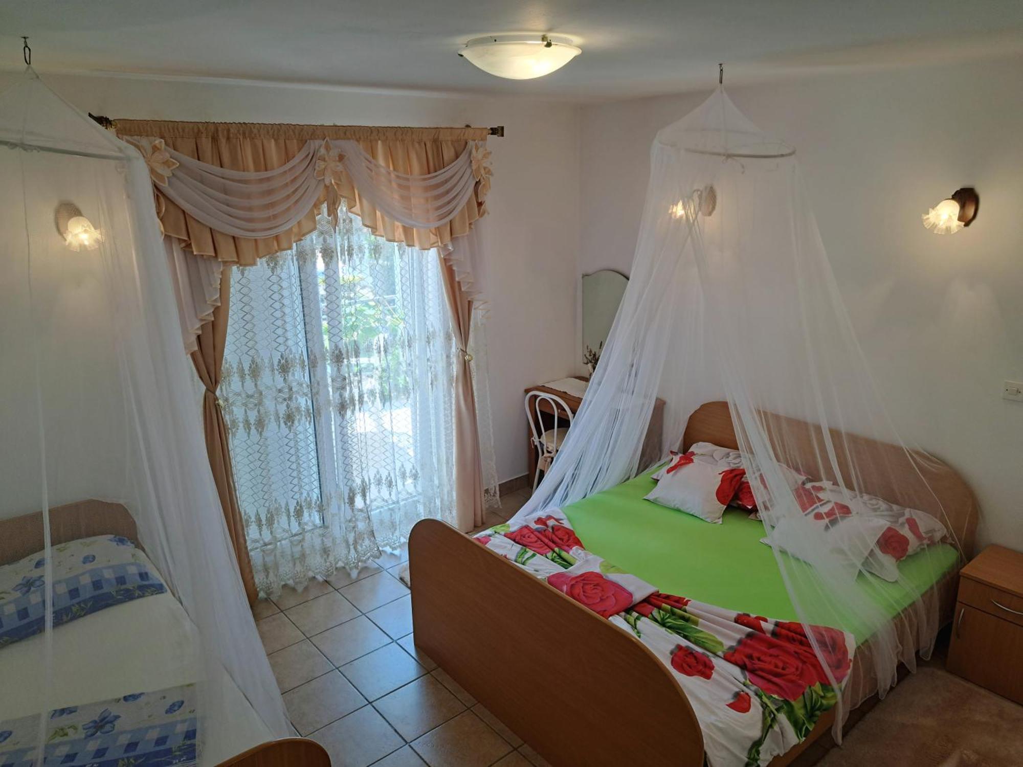 Apartments 1000 Flowers Stari Grad  Habitación foto